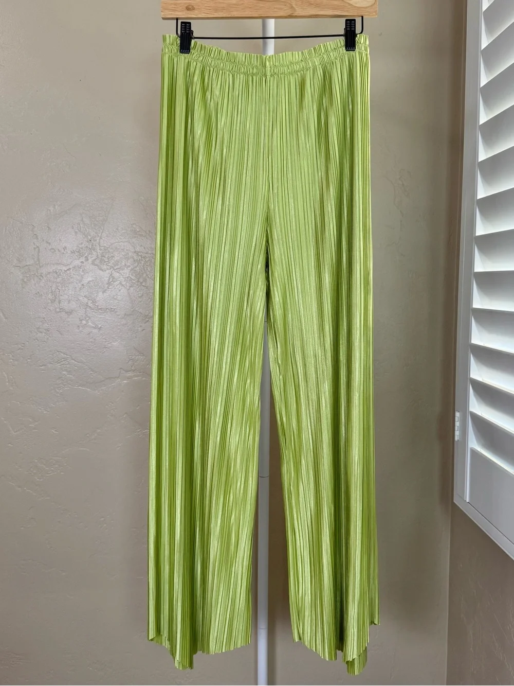 Commense Set Lime Green Pleated Crop Top & Pants Medium NWT Chartreuse - Picture 4 of 13